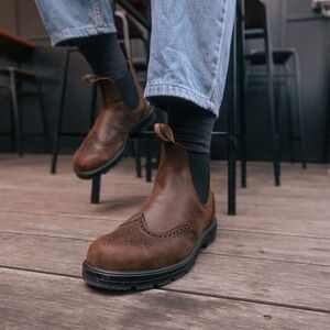 Blundstones Classics #2444
Antique Brown